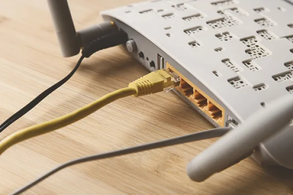 عیب‌یابی مودم و روتر: بررسی کابل ها و اتصالات